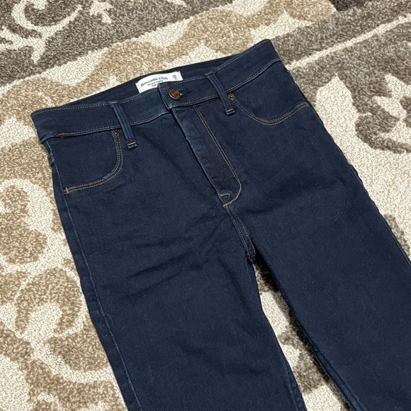 Abercrombie & Fitch - The Jean Legging, High Rise - Size 26 - Picture 2 of 10